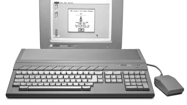 Ordenador Atari 1040STF de 16 bits de 1986, con teclado integrado y unidad de disquete