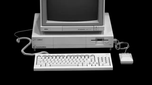 Ordenador Commodore Amiga 1000 de 1985 expuesto en el Musée Bolo