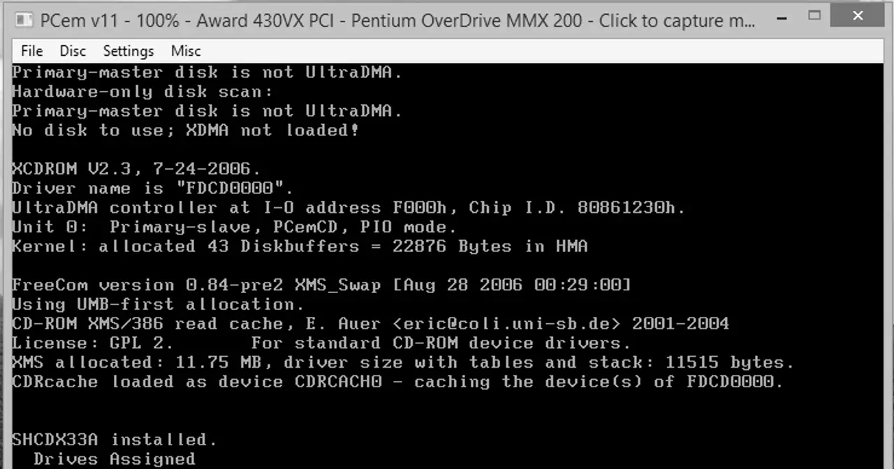 Captura de pantalla de FreeDOS 1.0 ejecutándose en el emulador PCem