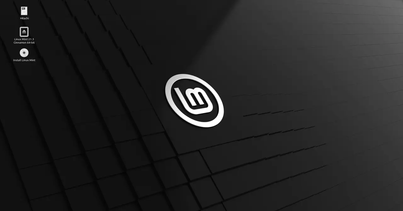 Escritorio de Linux Mint con el entorno Cinnamon mostrando el menú de aplicaciones