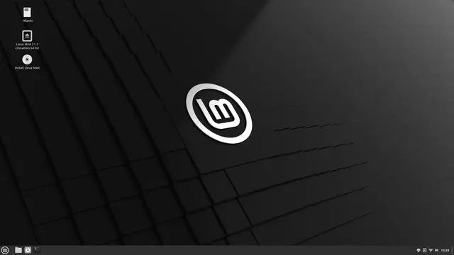 Escritorio de Linux Mint con el entorno Cinnamon mostrando el menú de aplicaciones