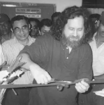 Retrato de Richard Stallman, fundador del proyecto GNU y de la Free Software Foundation