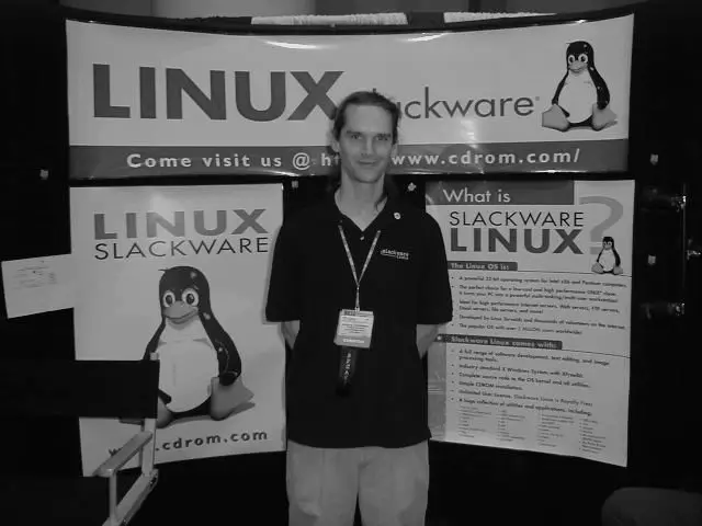 Patrick Volkerding, creador de Slackware, en LinuxWorld 2000 en Nueva York