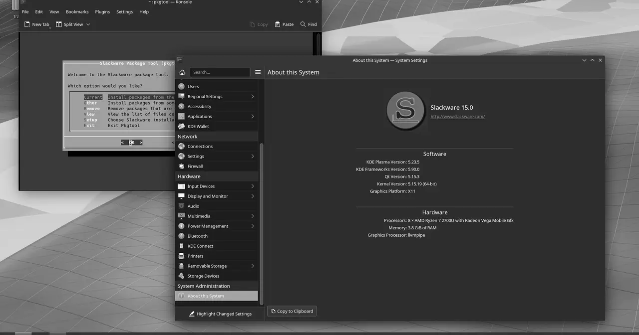 Escritorio de Slackware 15.0 con KDE Plasma 5, mostrando pkgtool y los Ajustes del sistema