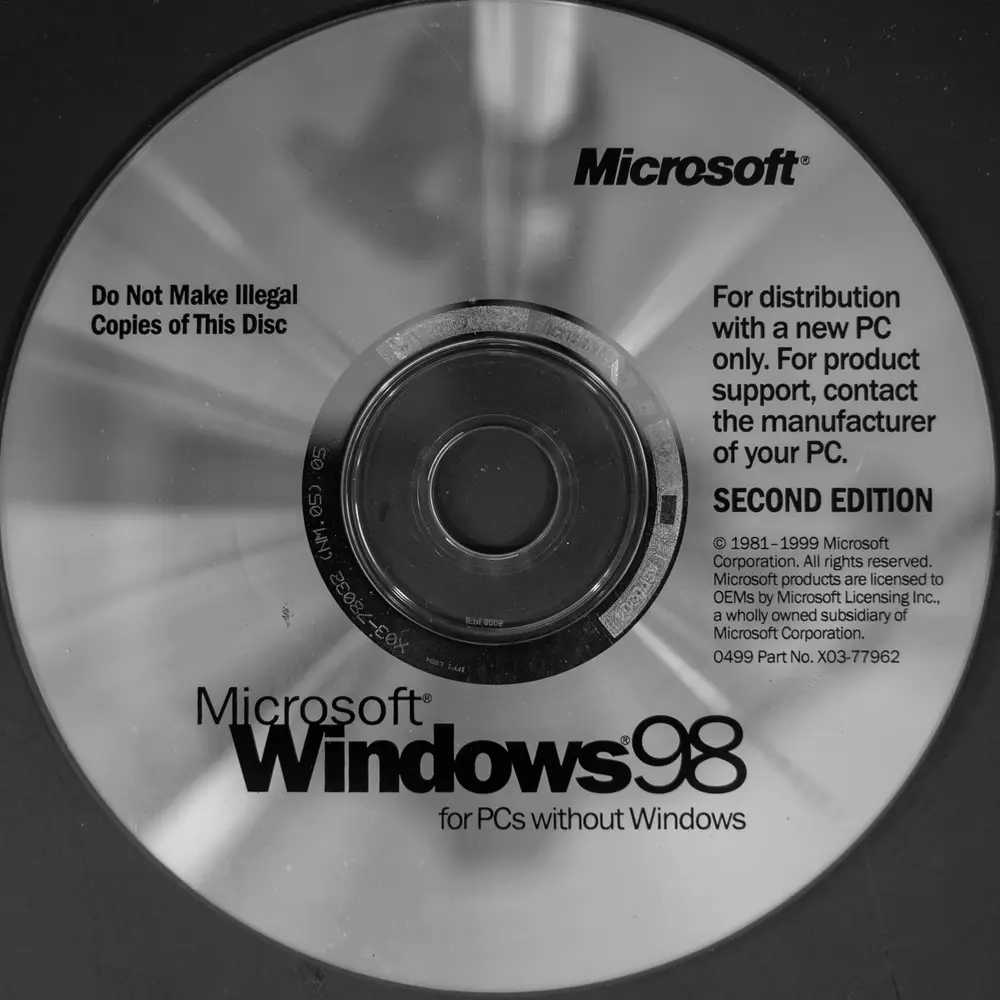 CD-ROM de instalación original de Windows 98